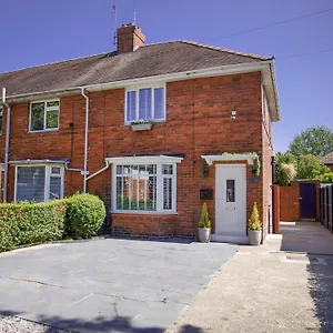 The Dodsworth Modern 4 Bedroom House, Sleeps 8 York